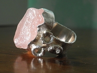 Anello artigianale in argento 925 con quarzo rosa grezzo
