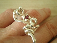Anello artigianale in argento 925 con Rubino