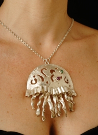 Collana artigianale in argento 925 ossidato con Rubino e Smeraldo
