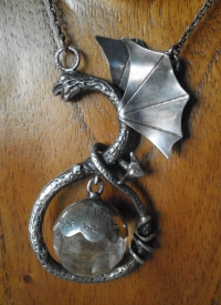 Collana artigianale in argento 925 ossidato con sfera faccettata di Cristallo di Rocca